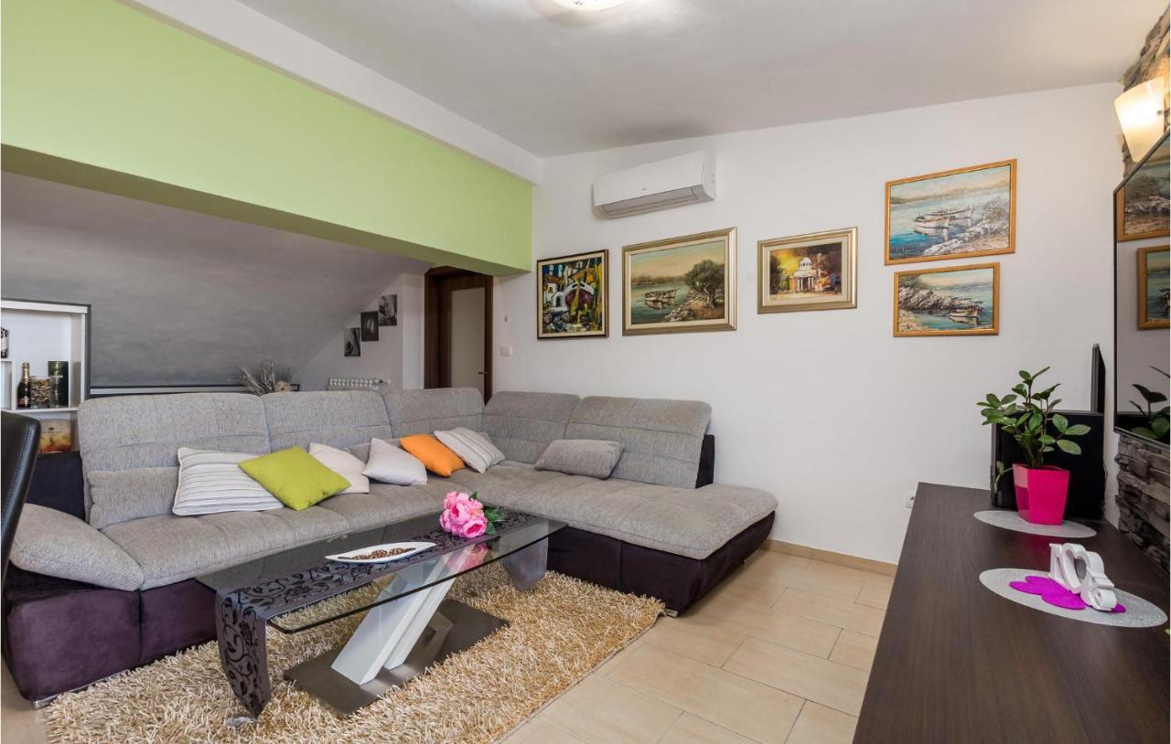 Gorgeous Apartment In Rijeka With Kitchen Exterior foto